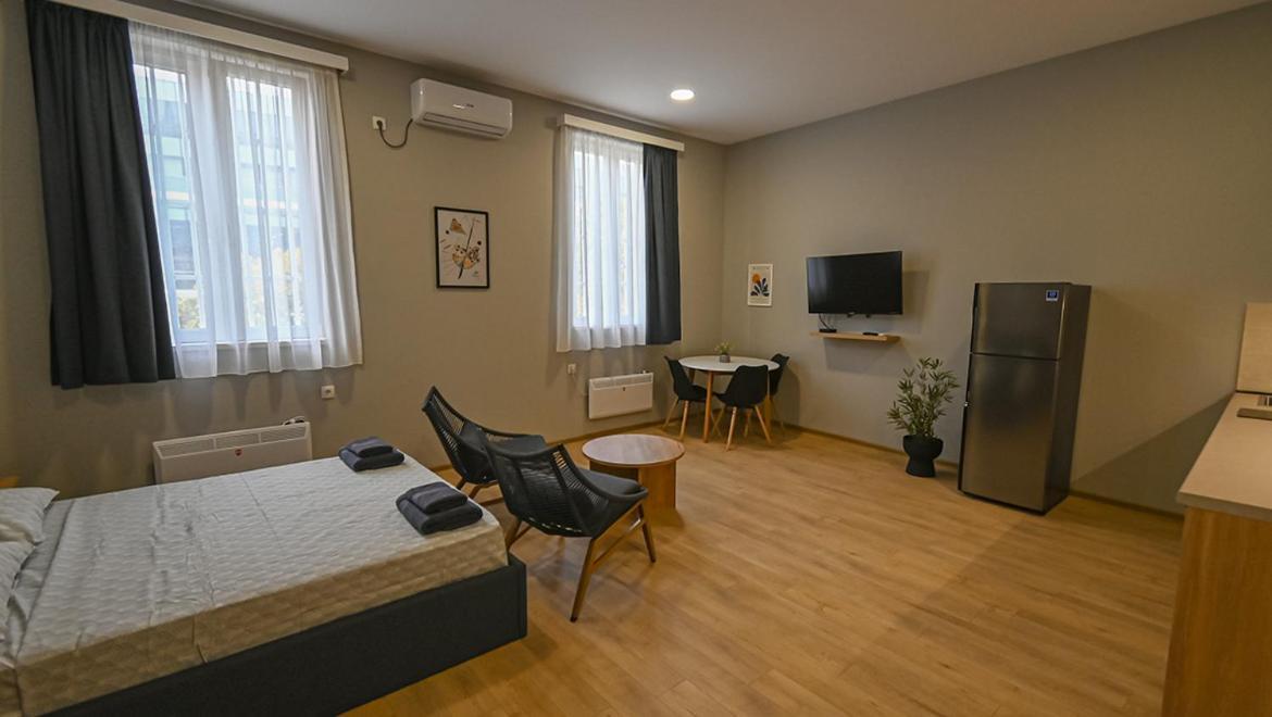 Big Studio Apt.On Liberty Square Tbilisi Ngoại thất bức ảnh