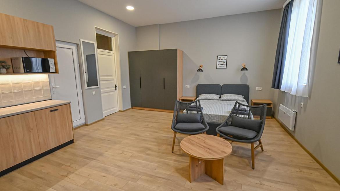 Big Studio Apt.On Liberty Square Tbilisi Ngoại thất bức ảnh